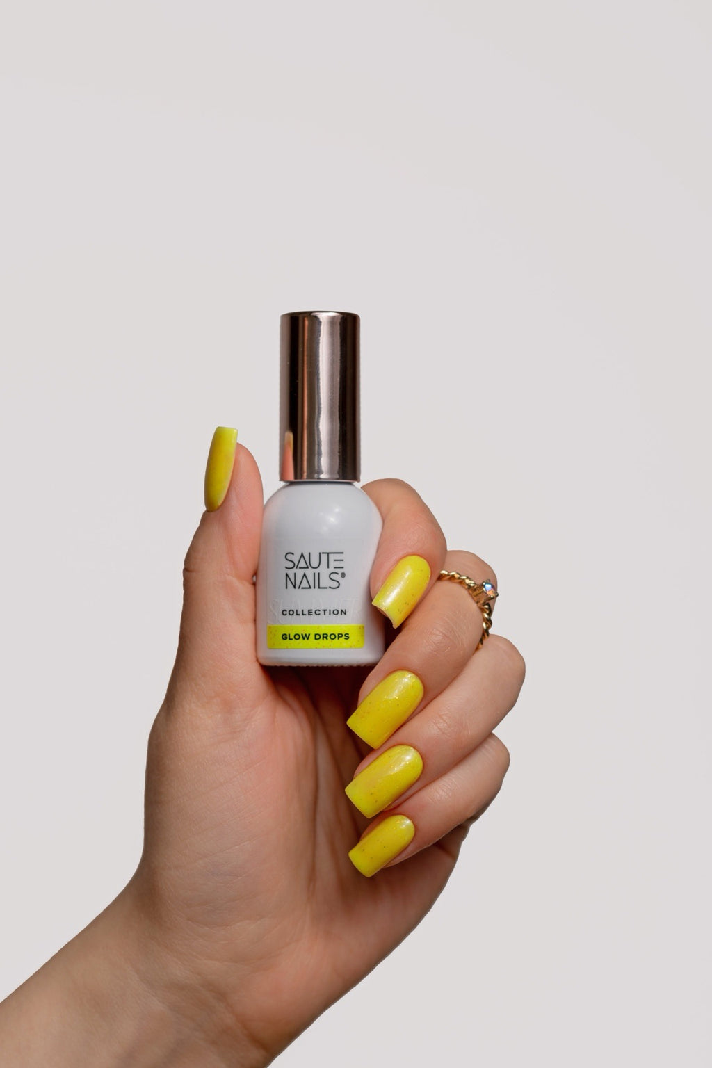 Verniz Gel Glow Drops (Amarelo Intenso com Partículas Douradas)