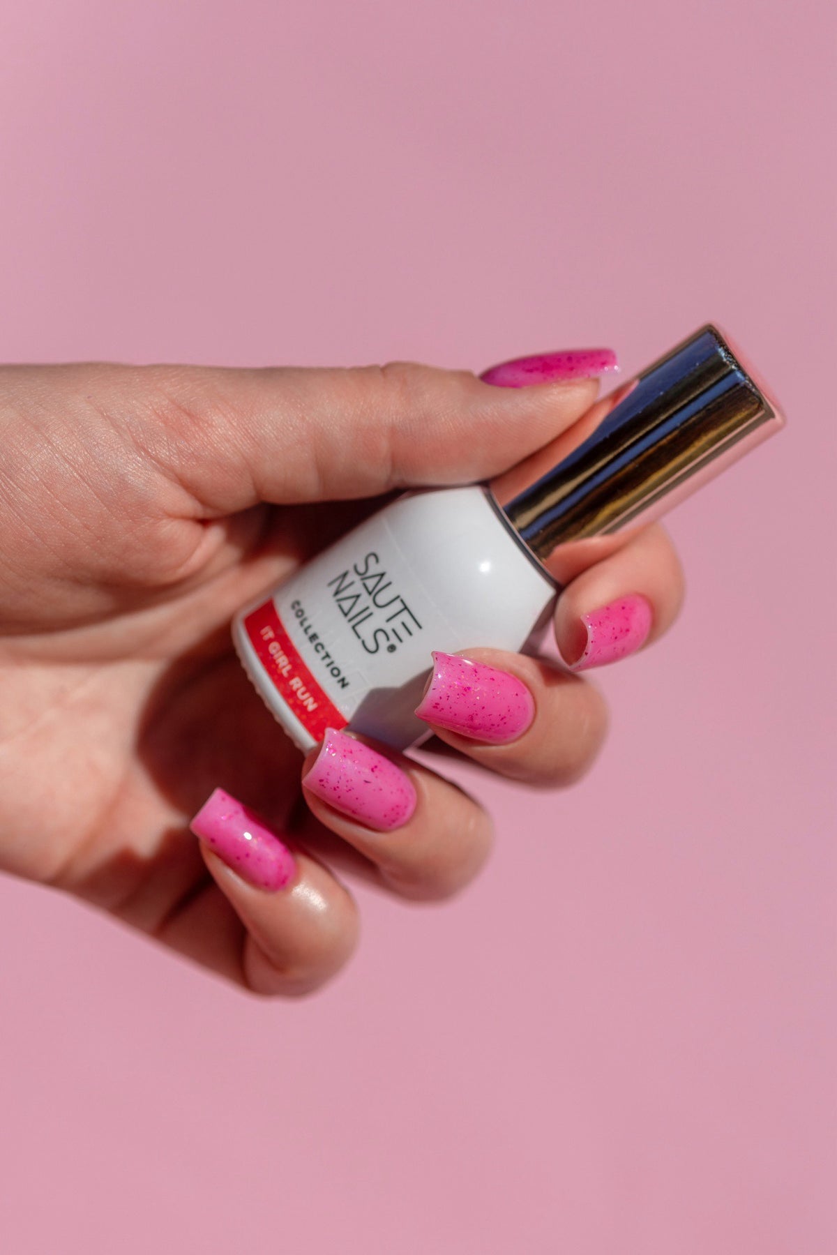 Verniz Gel It Girl Run (Rosa Néon com partículas Rosa Escuro)